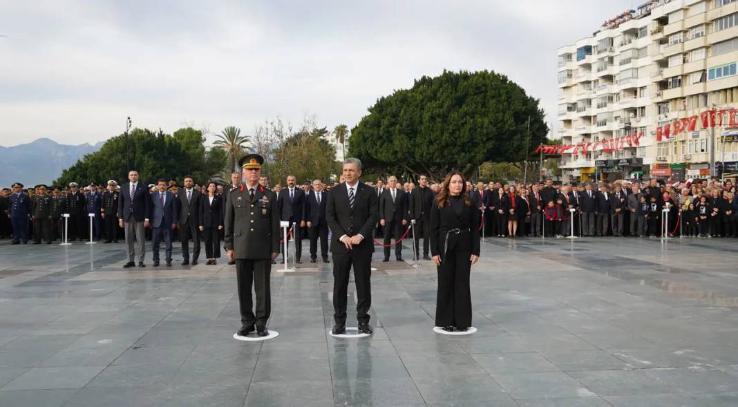 Atamıza Denizde, Karada Saygı Duruşu 2